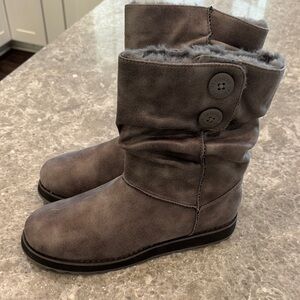 Skechers Gray Faux Fur Lined Boots